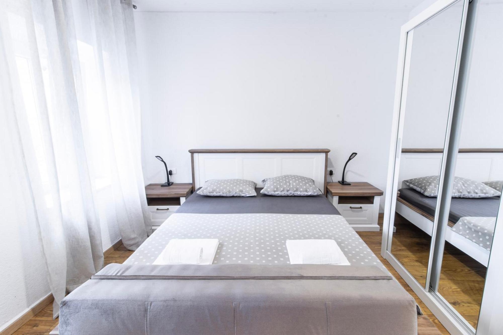 Apartments Florian Lopud Esterno foto